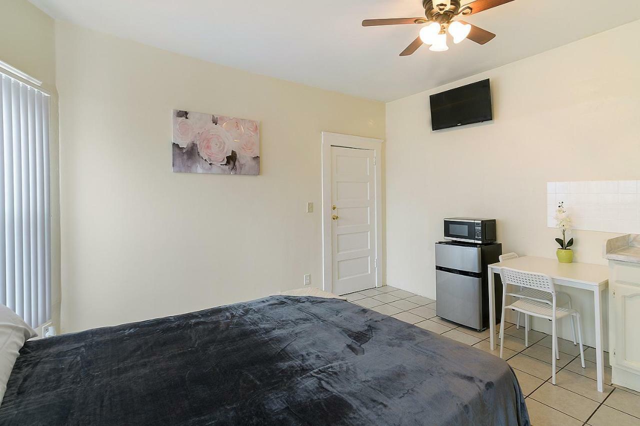 Albergue Pads On Pasadena Ave 2*