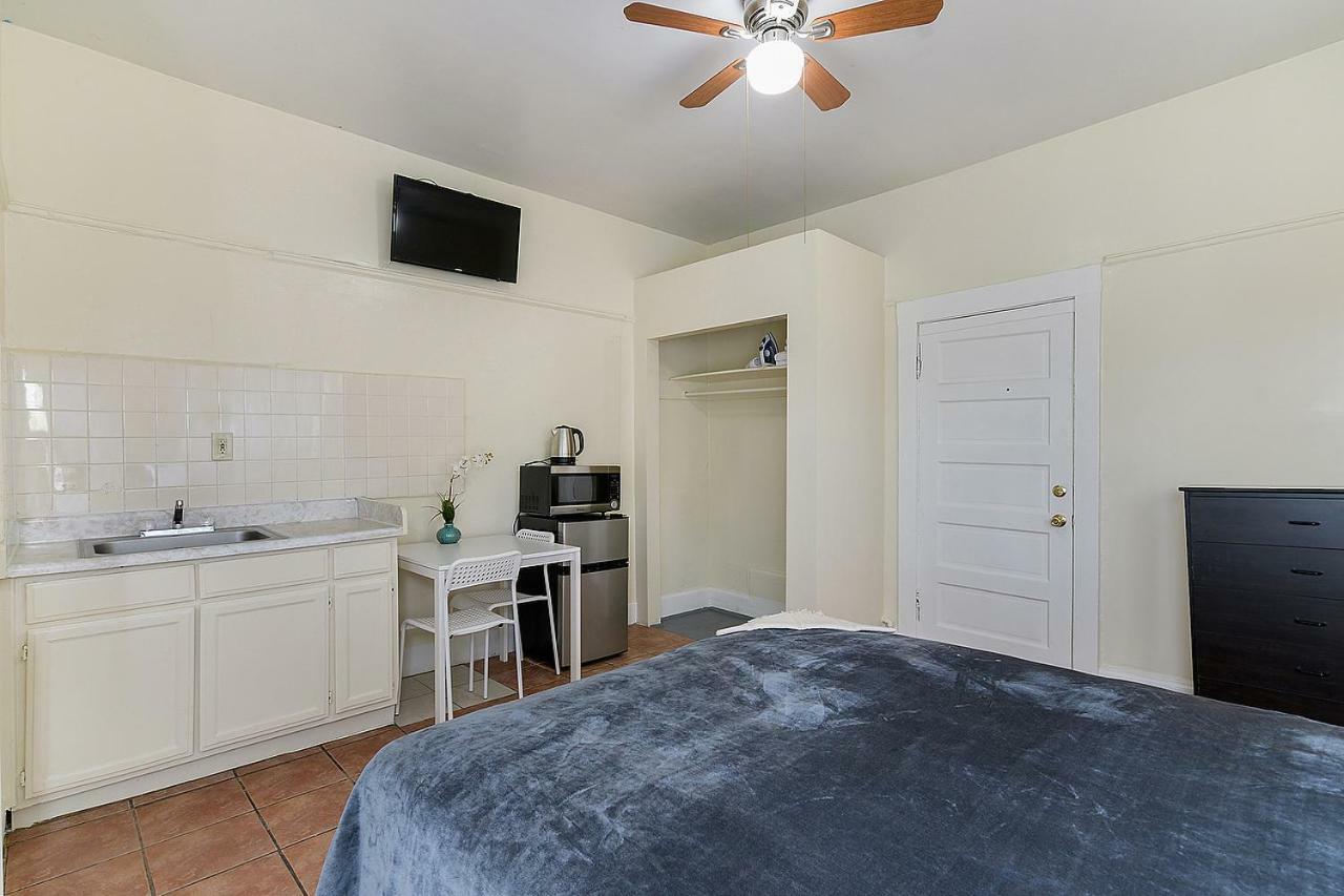 Albergue Pads On Pasadena Ave