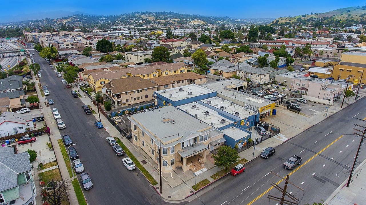Pads On Pasadena Ave 2* Los Angeles